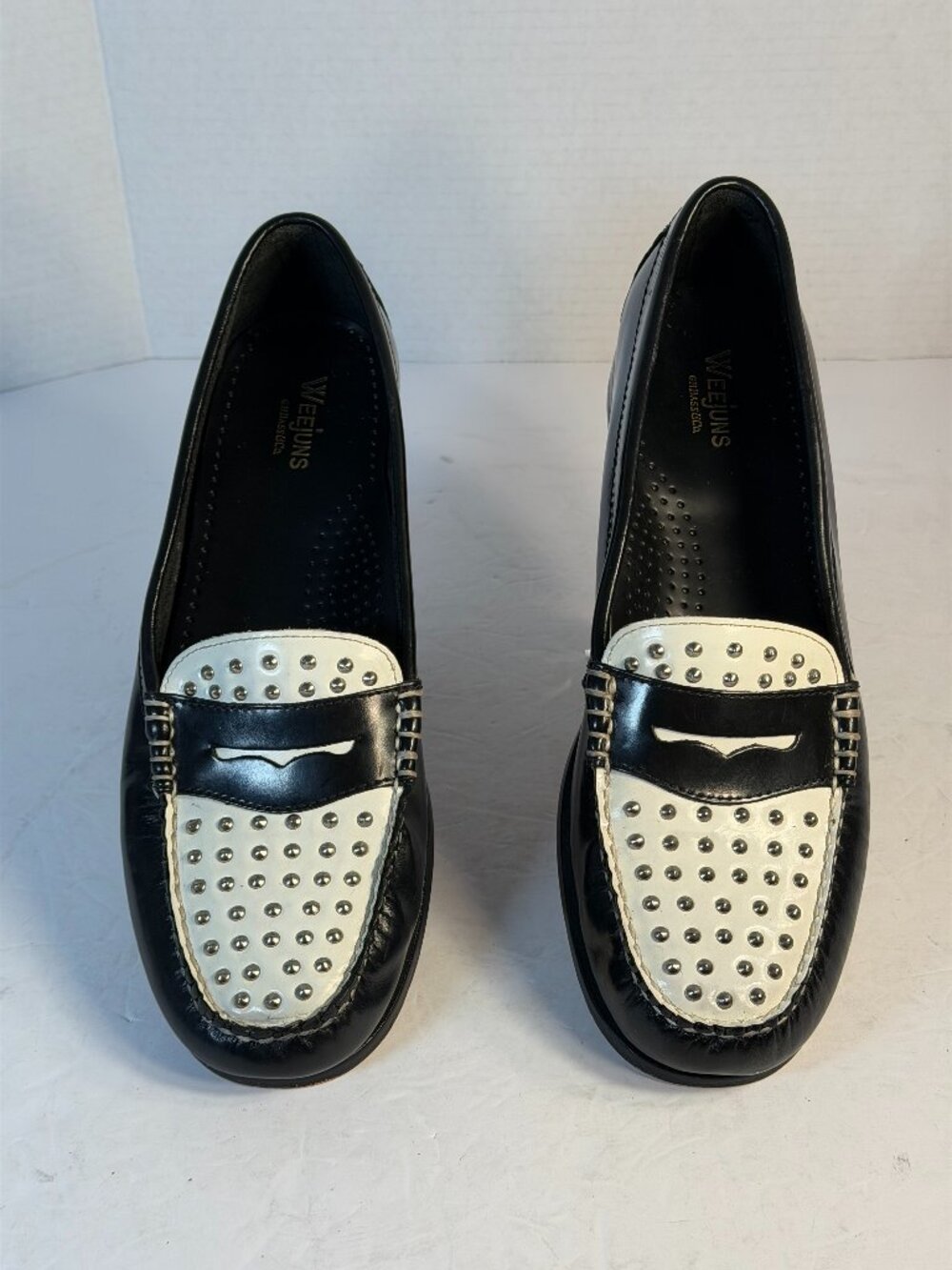 Women's size 9M Loafers Black & white
